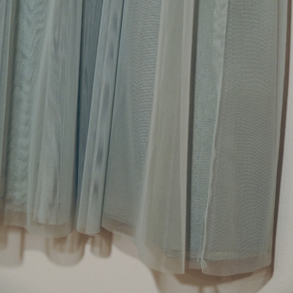 BCBG Mint Green Silk, Beaded Dress, Size 4 - Picture 4 of 5